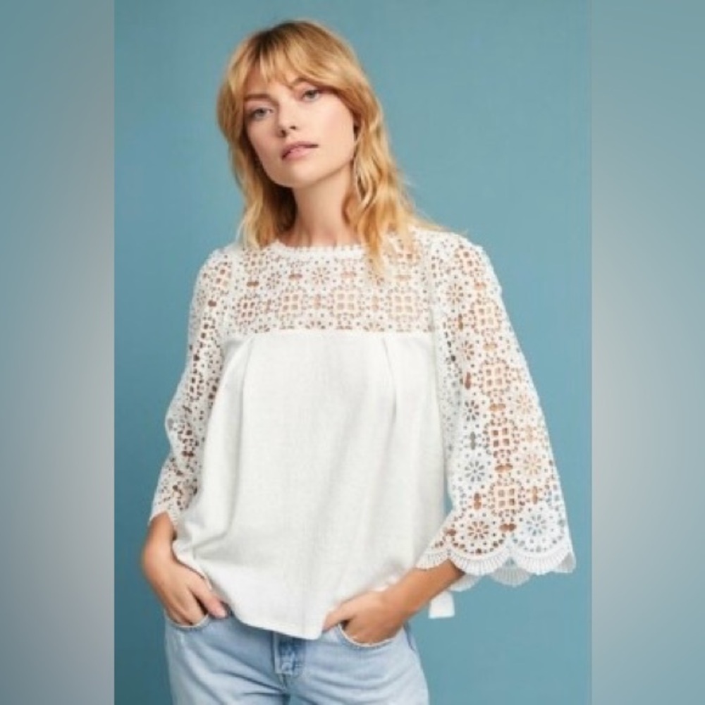 Impressions White Crochet Lace Top – Size M